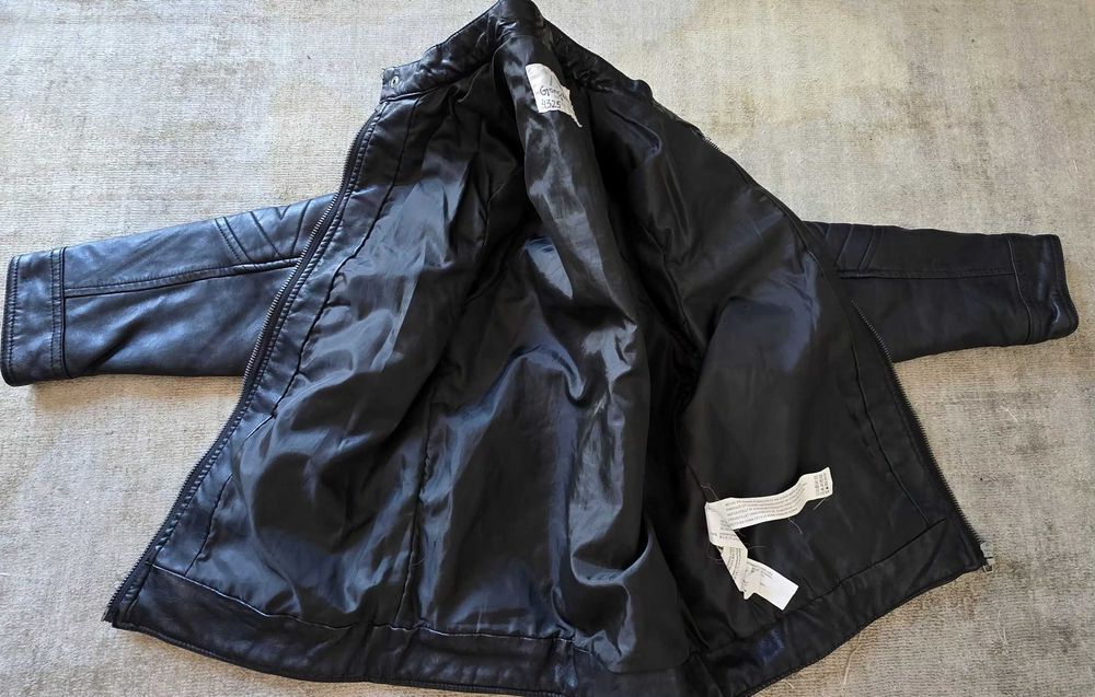 Casaco preto estilo cabedal- rapaz 9 Anos