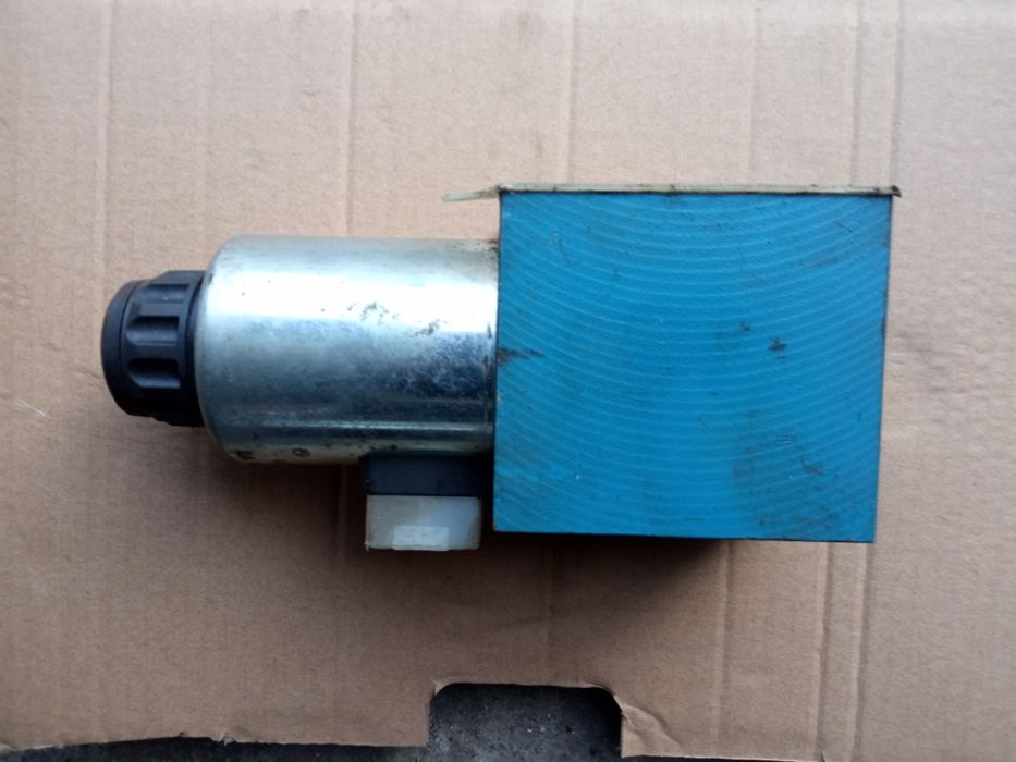 Гідро розподільник на 24в