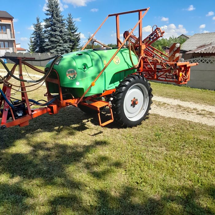Opryskiwacz ciągany Krukowiak 1000L 15m