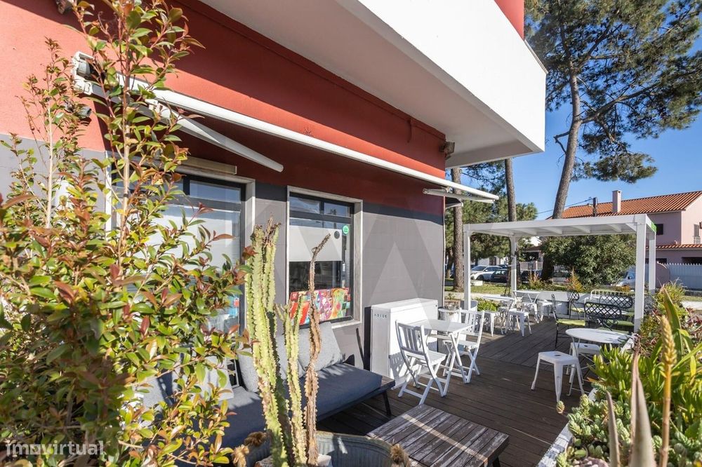 Trespasse com negócio de Brunch na Charneca da Caparica, Almada