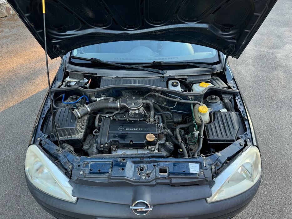 Opel corsa c 2001r. 1.2 бензин