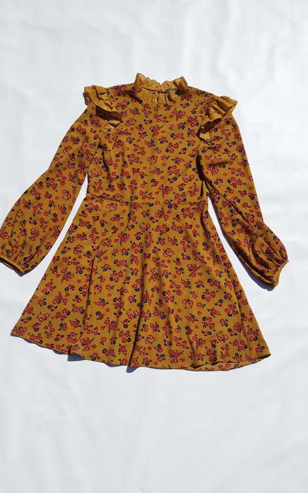 Цветочное горчичное платье с рюшами Primark M