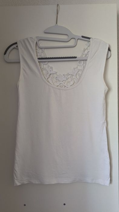 Biała bluzeczka z koronką