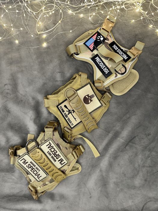 Военная шлейка для собак с шевронами