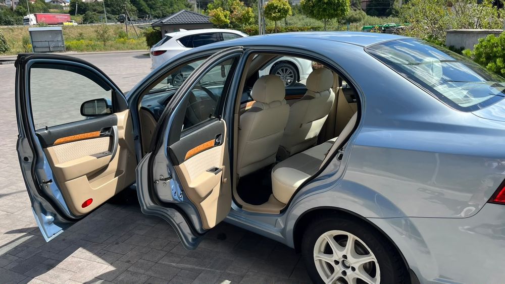 Продам автомобіль CHEVROLET AVEO
