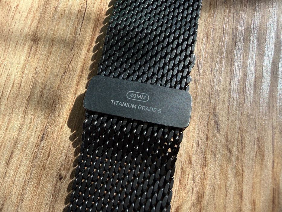 Apple Black Titanium Milanese Loop 49мм M Розмір М