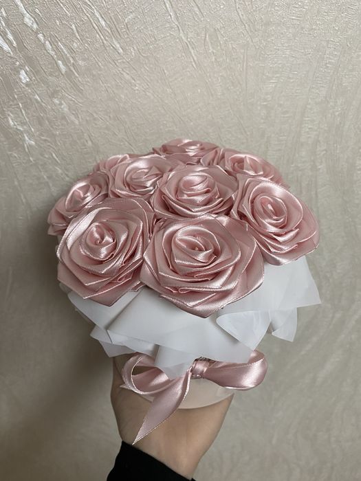 Букети з стрічки. Атласні троянди