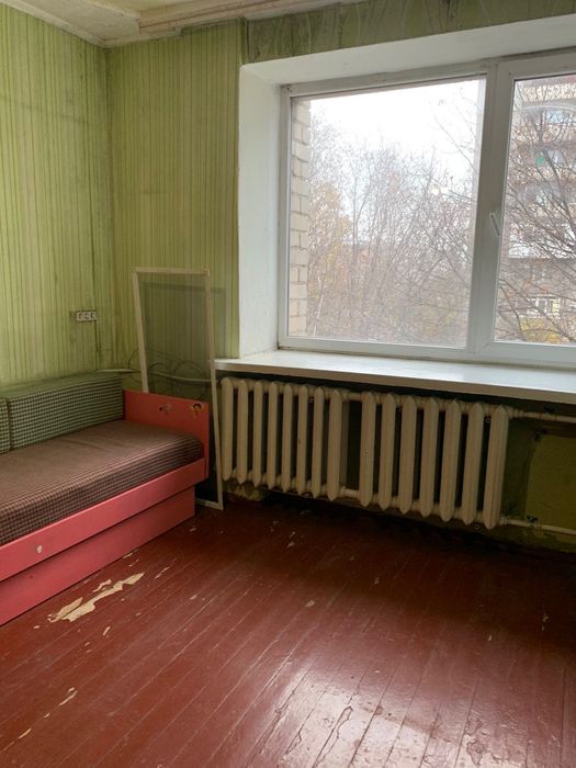 Продам малосімейку на Правому березі