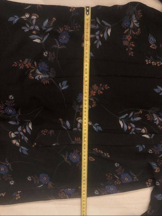 Sukienka czarna z kwiatami h&m