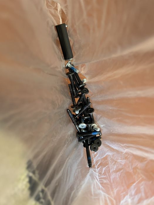 Cama IKEA desmontada usada