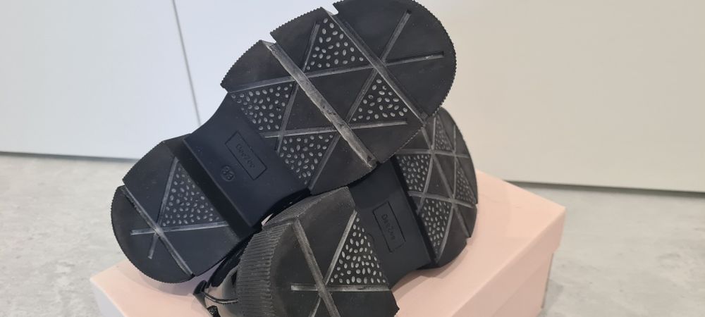 mokasyny lakierowane r. 33