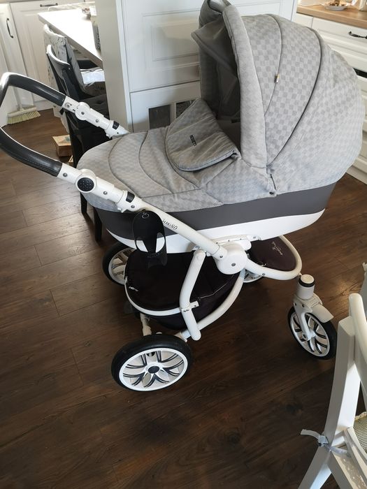 Pompowane koła, zadbany wózek gondola bebetto torino