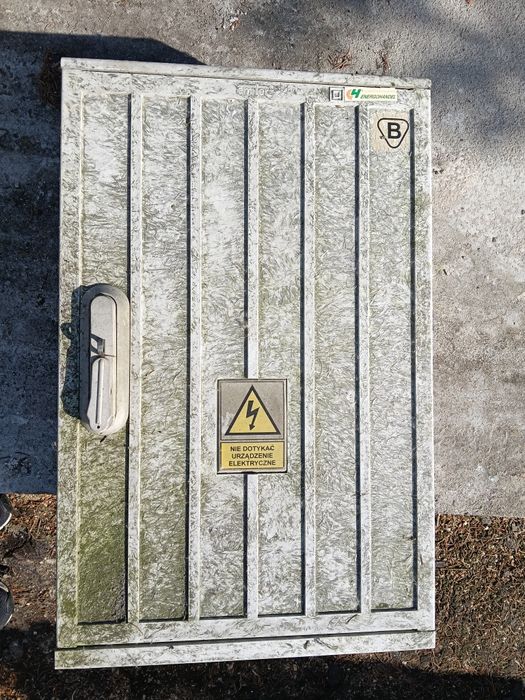 Skrzynka elektryczna budowlana