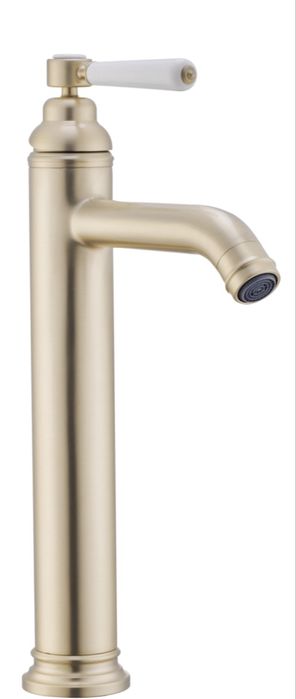 Duas torneiras para lavatorio