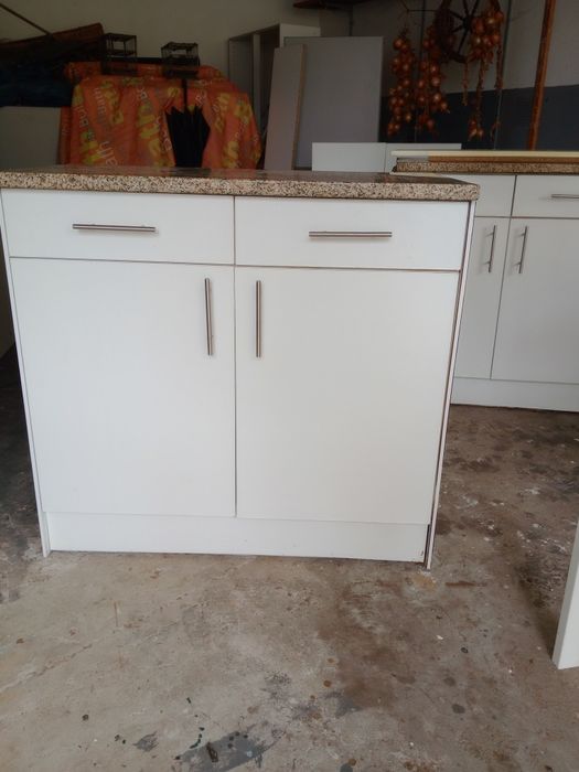 Moveis de cozinha em madeira laminada