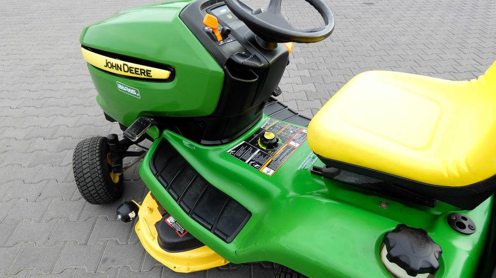 Traktor kosiarka John Deere X300R Kawasaki 2 Cylindry (230601.5) Baras