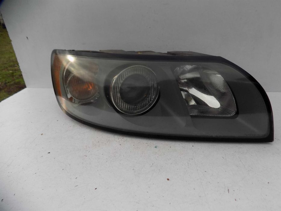 Reflektor lampa przód prawa volvo s40 II v50 przed liftem 04-07 euro
