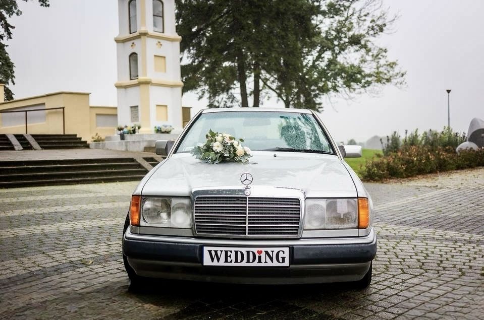 Samochód Auto do ślubu/ Audi/ Volvo/ Mercedes/ kierowca wesele van 7os