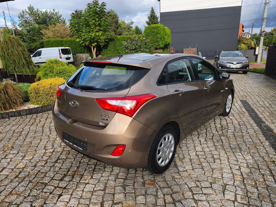 Hyundai I30 1.6 benzyna 135KM Klimatyzacja / Parktronic tył/ LED