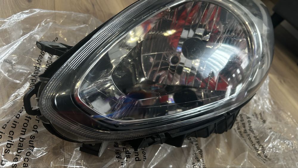 Lampa lewa Punto