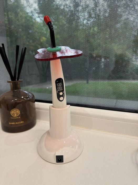 Lampa Polimeryzacyjna LED Dentystyczna - Utwardzanie Stomatologiczne