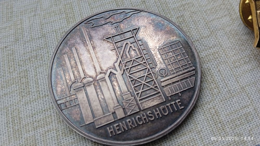 Немецкий памятный знак - 15 лет вакуумной печи. 1974 г.