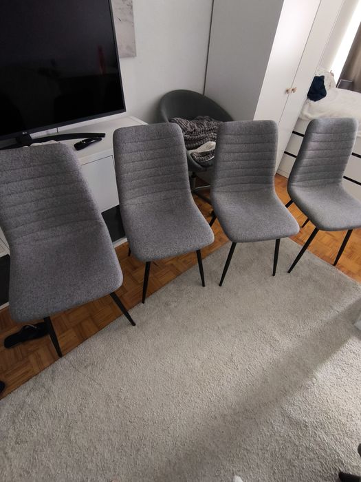 Conjunto de 4 cadeiras cinza de tecido