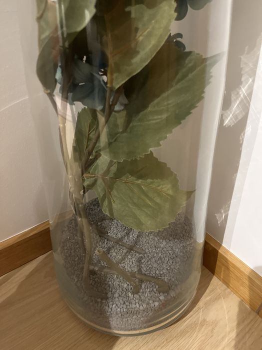 Jarra em vidro com decoração