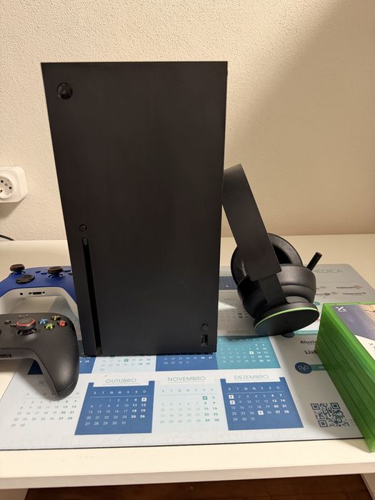 Xbox Series X 1TB como nova.