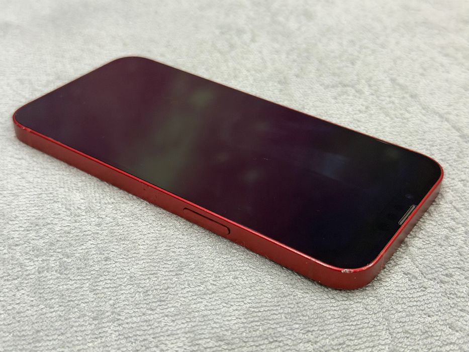 100% baterii - Iphone 13 - czerwony 128gb