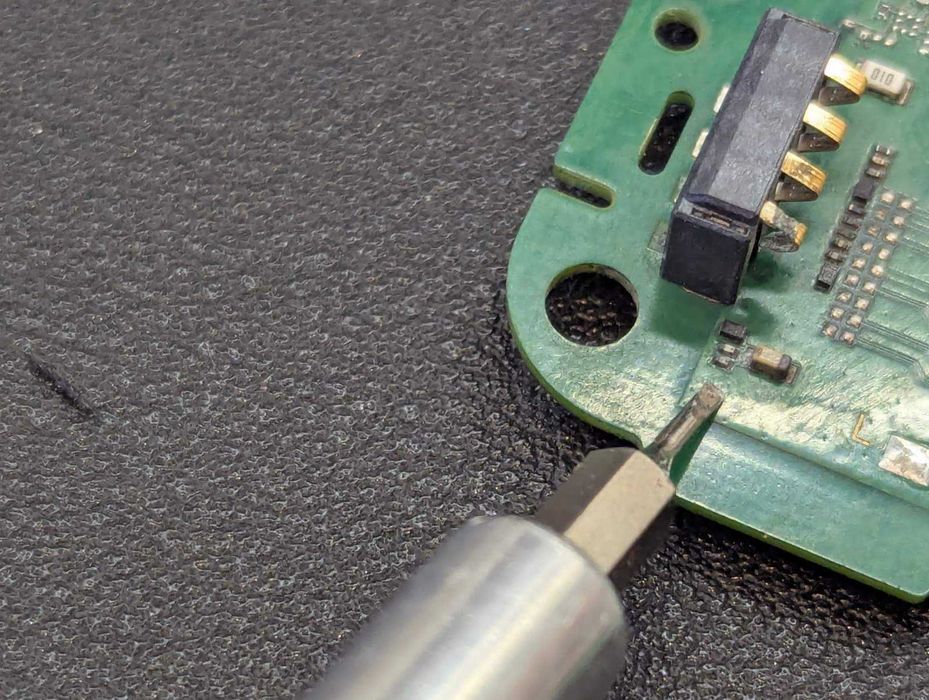 4G LTE Wi-Fi роутер Huawei E5573s-856 простой ремонт