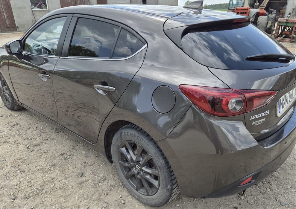 Mazda 3 .Rok 2015.