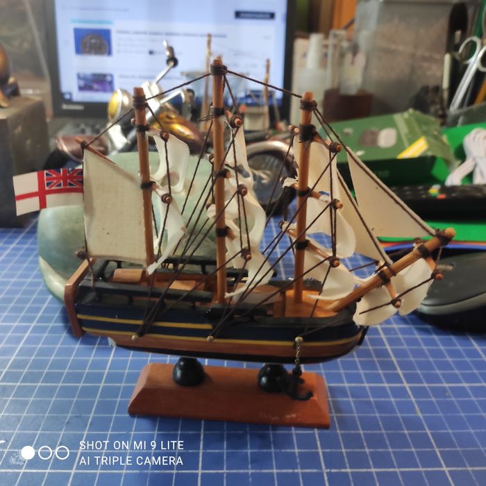 Zaglowiec H. M. S. ENDEAVOUR model drewniany