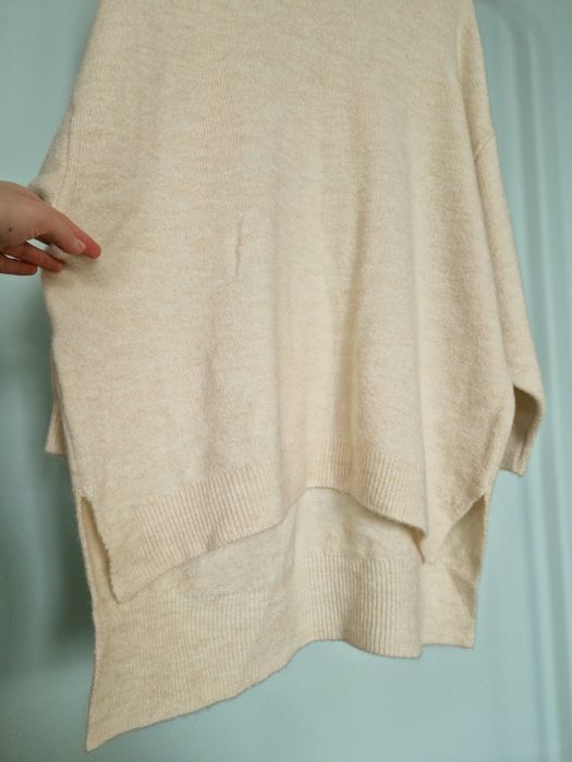 Kremowy długi sweter oversize luźny ciepły milutki Mango