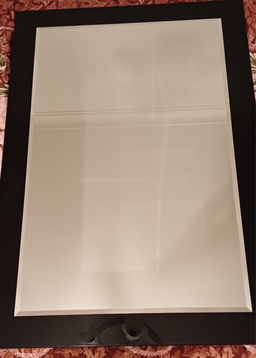 Espelho com moldura em preto Maciço