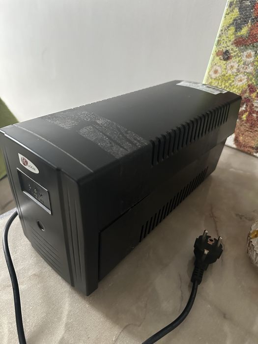 UPS Джерело безперебійного живлення