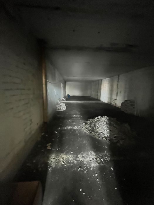 Сдам на длительный срок трех этажное помищение два подвала