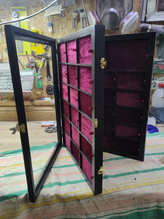 Рамка під ордени та нагороди на 32 ячейки