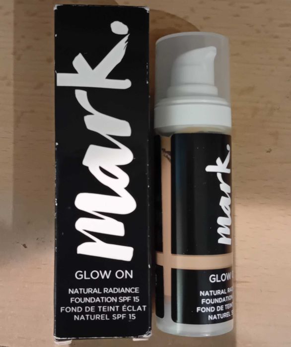 Naturalnie rozświetlający podkład do twarzy Mark SPF 15 z Avon!