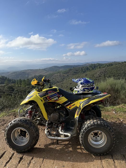 Moto 4 suzuki  250cc