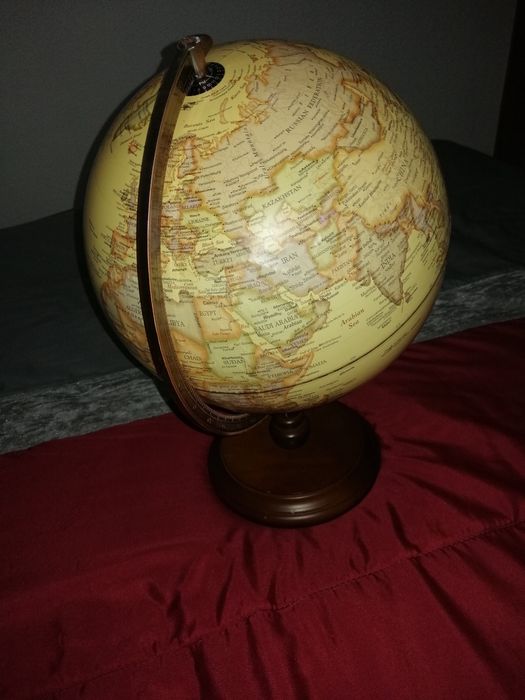 Globo terrestre com luz