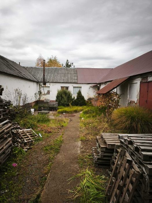 Здаються складські приміщення, с. Великі Лази Код: 18220