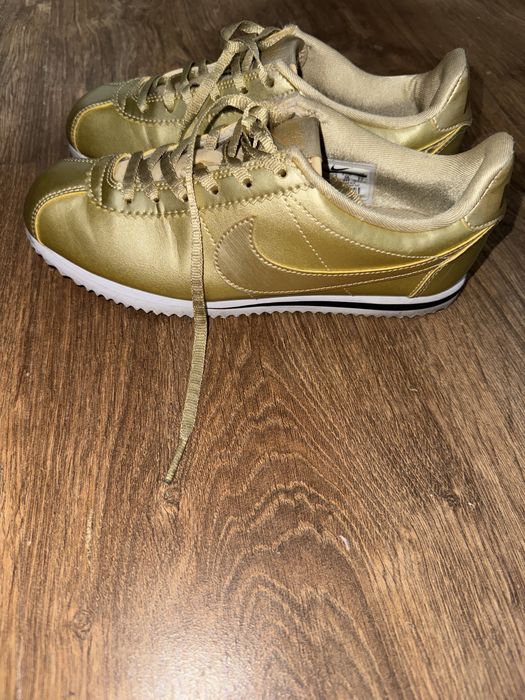 Nike Cortez Dourados