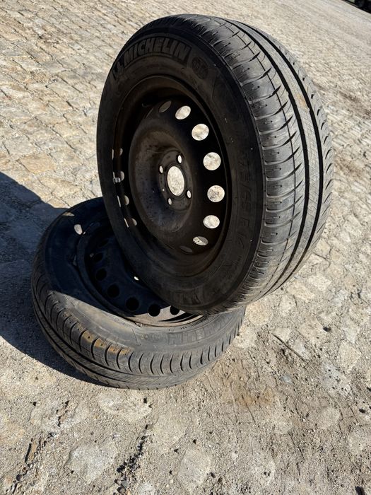 Pneus Michelin 175/65 R14 82T - usados