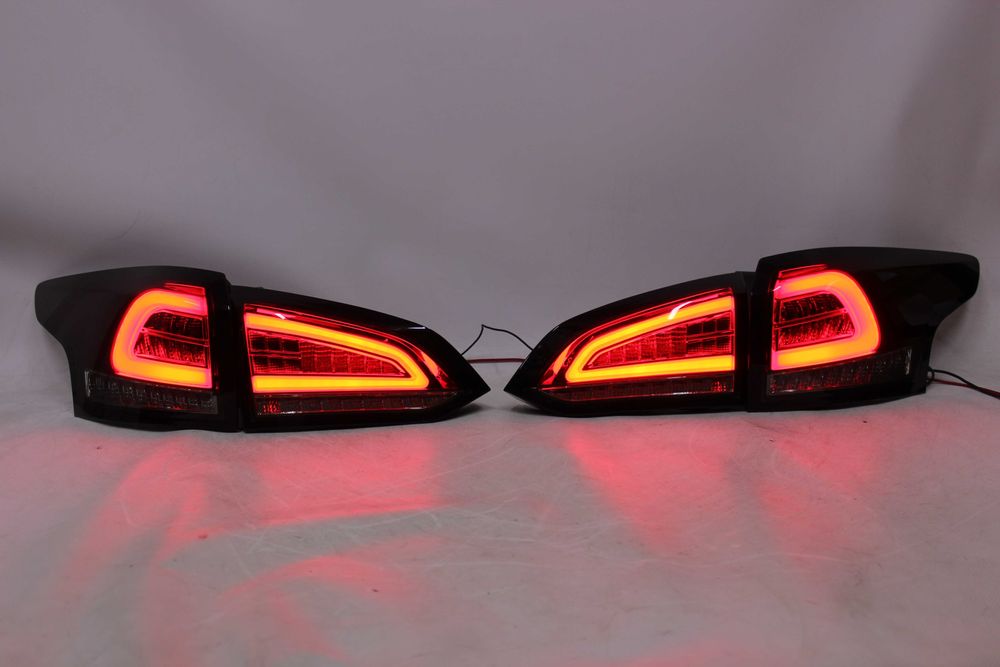Lampy tył tylne FORD FOCUS MK3 SW 11-18 Kombi Dynamic RED SMOKE LED