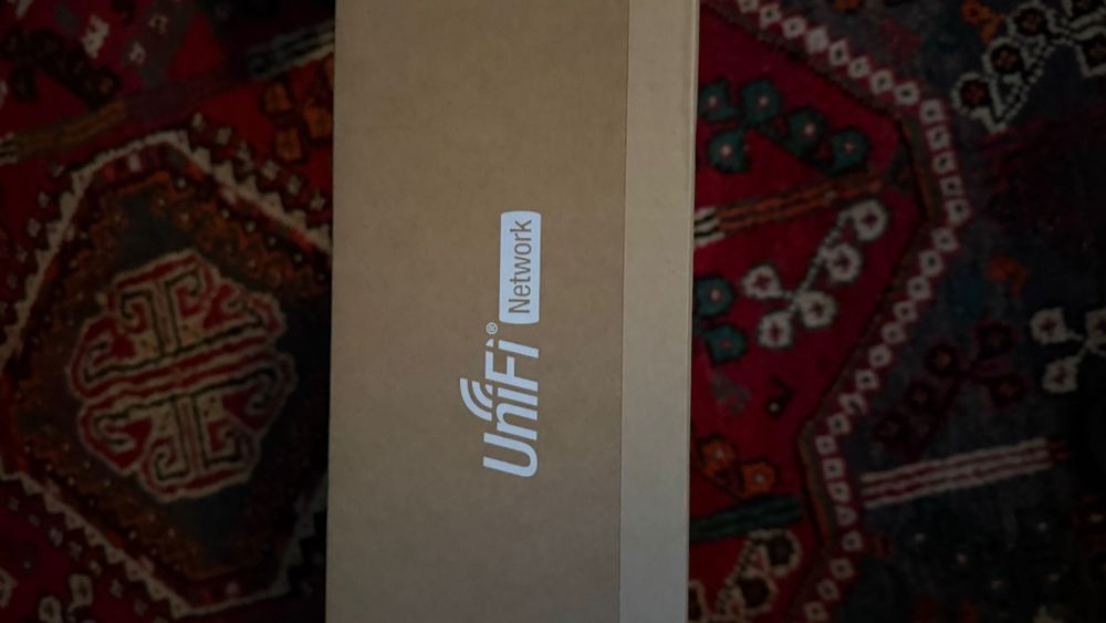 Ubiquiti Networks UniFi USW-48 Switch -3 Unidades  Seladas

O Sw