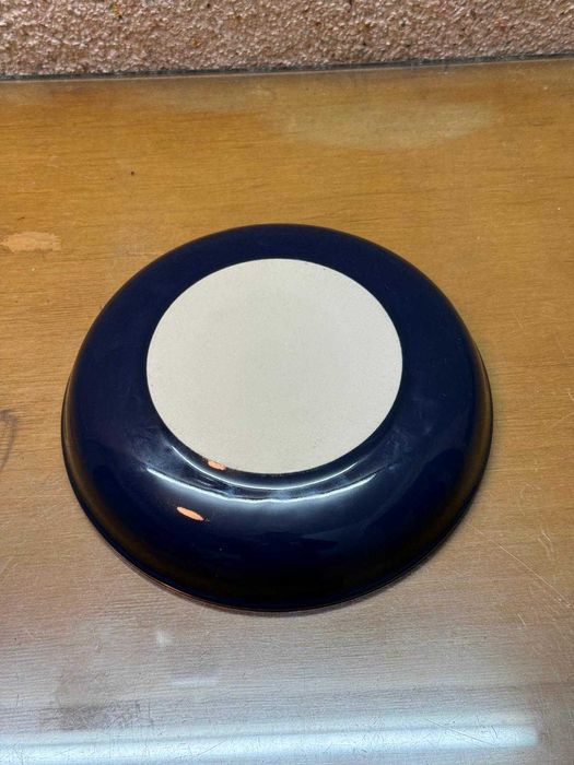 Prato de Cerâmica Azul Escuro