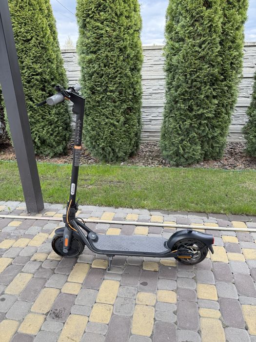 Електросамокат ninebot