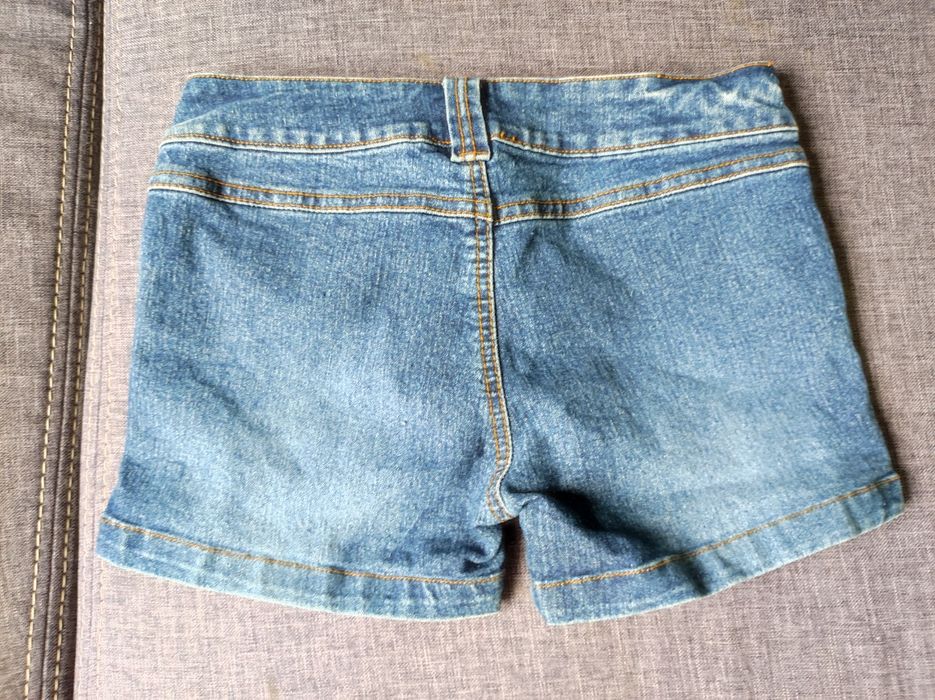 Jeansowe spodenki 140