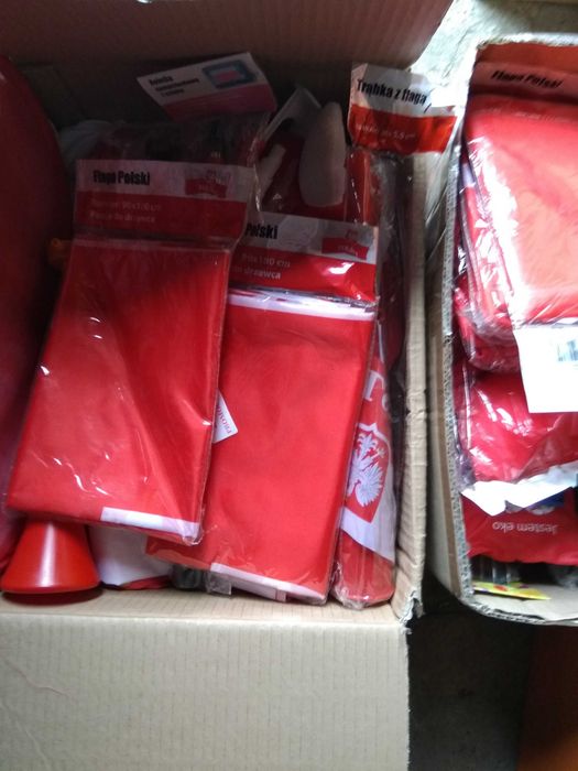 Akcesoria kibica flaga trąbka inne